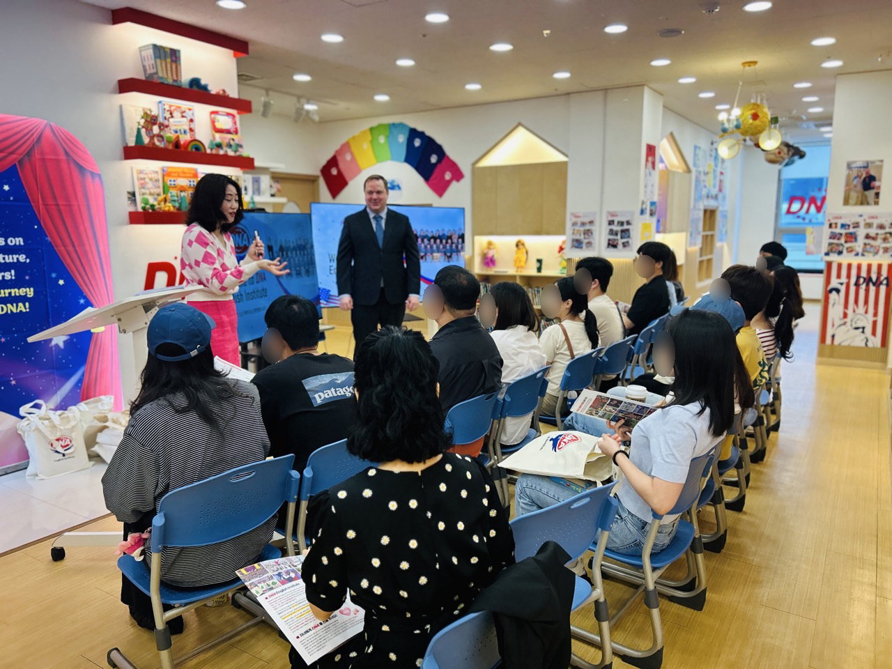 Mr. Devin & Ms. Aarlena 두 분 사진